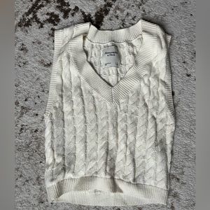 Abercrombie & Fitch Cable Knit Sweater Vest